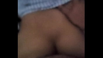 Novia flaca de perrito gimiendo sexo casero