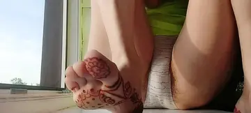Feet and panties fetish enthusiast enjoy a sensual toes massage with oil