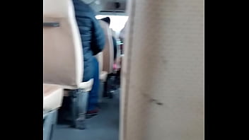 Toc&aacute_ndome en la micro