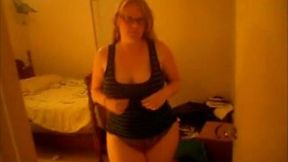 Big lady moaning loud when I fuck her missionary style