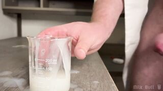 Suspended Jelly God Shoots Out 100 mL of Jism In One Sesh