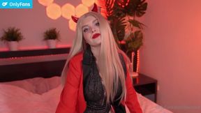 Horny Alexislusttt Masturbates As A Succubus