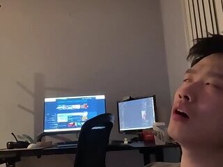 ur asian bf misses you and sends a cumming vid