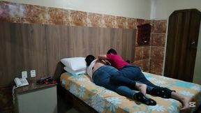 How delicious it is to undress my busty Colombian stepmother while she is lying in the room with that rich thread she carries.