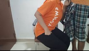 Swiggy Delivery Girl ne ghar mein ghuskar chote bacche ke sath ki Apni Chudai Desistyle Hindi Audio