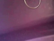 Heimlich in die Badewanne einer Freundin gepisst - und das nicht wenig :-)
