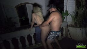 fodendo na rua em frente de casa com o velho da tapioca - mirella mansur - sandro lima