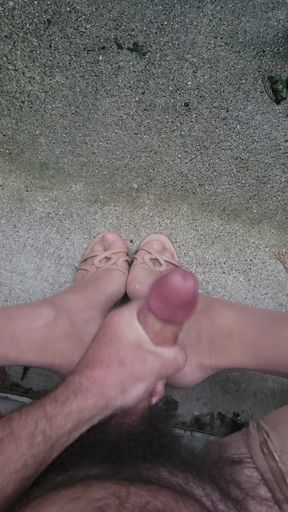 Cumming on Feet Outside