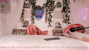 Amateur e-girl Mollyflwers gets her ass fucked