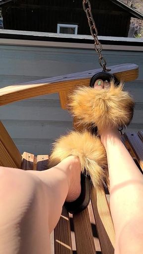 Spring Feet Furry Slides
