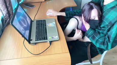 Petite 18yo gamer got her handjobpussy ruined by my big dick