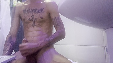 putaria no bamnheiro pela câmeras