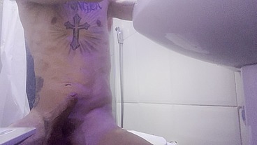 putaria no bamnheiro pela câmeras