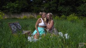 lesbian picnic with lollipop play