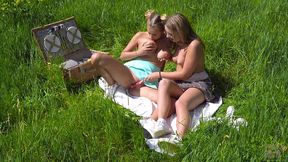 lesbian picnic with lollipop play