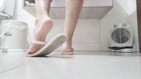 Again feet fetish with flip-flops very close