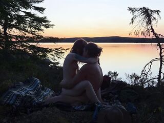 Love at a Lake in the Sunset - RosySky - 4K 30fps