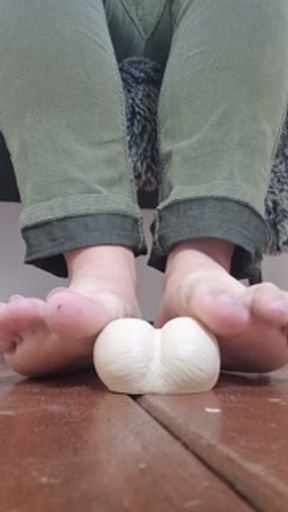 A ball massage on a other level. Follow the instructions and see what will happen.💦