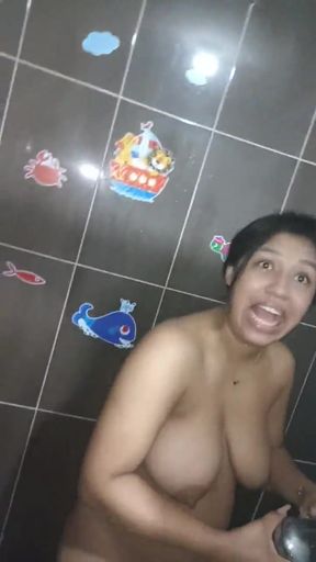 18 year old brunette big saggy tits from New York United States fucking her stepbrother's big dick prooto