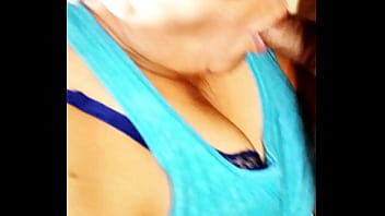 Mature 70-year-old MILF comes to give me a good blowjob after the gym