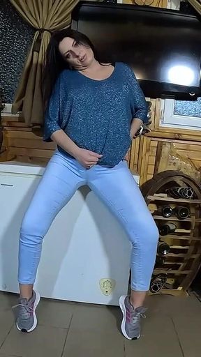 Cameltoe MILF Twerks in Jeans - Blowjob & Cum All Over My Puffy Jacket 334