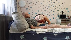 Mom's morning wood worship precedes sloppy facial finale
