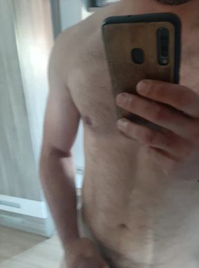 Straw in front of the mirror