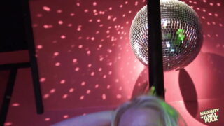 Ben Dover e Pascal White si scatenano con le procaci Cindy Behr, Kat, Kat Lee e Tracey Venus in un selvaggio gangbang anale