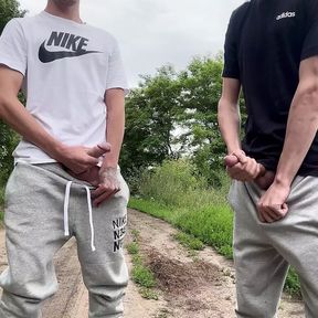 STRAIGHT DUDES HANDJOBS OUTDOOR