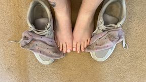 Mistress's Feet Straight from the Gym 720p