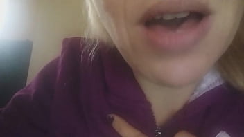she loves to talk dirty, listen to her