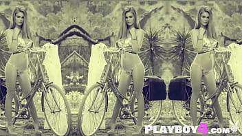 Sexy big tits blonde babe passion posing before hot MILF exposed nice body