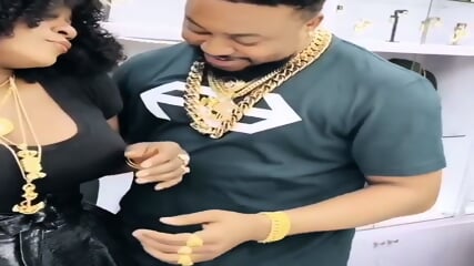 EBONY MILF DANCING 2
