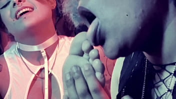 All Gorgeous Lesbians Love Worshipping Feet