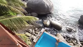 Paradise honeymoon couple's naked underwater intercourse