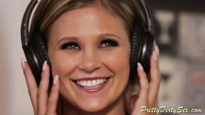 ”Lesbian strapon surprise for the sexy hoe”