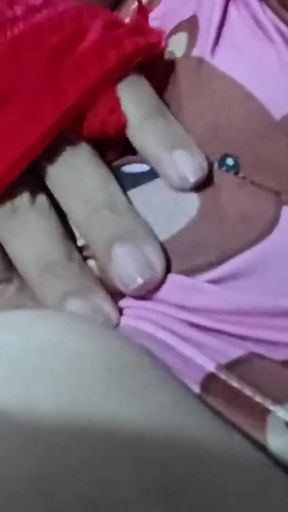 I love to in her mouth, she discharges her milk in yuliethgomez's throat   Clip 1