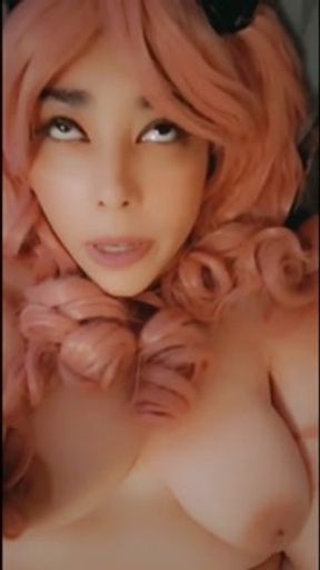 Thinking of daddy, cassy plays