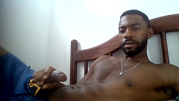 Batendo uma punheta assistindo pornô no XVideos e gozando gostoso
