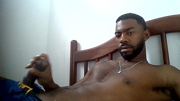 Batendo uma punheta assistindo pornô no XVideos e gozando gostoso