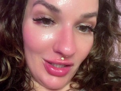 Brunette amateur babe strips off and masturbates