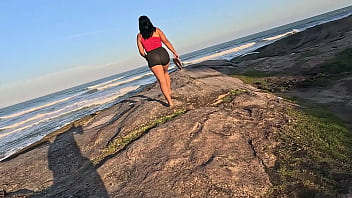 Fetiche por p&eacute_s na praia! Solinhas deliciosas exibidas em p&uacute_blico para amantes pod&oacute_latras!