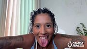 SHORTINHO APERTADO! MORENA GOSTOSA