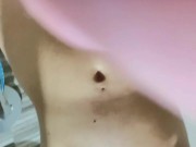 女子大学生の放尿。お風呂で立ちション