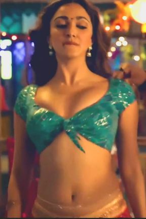 Holly Hollywood Hindi Bollywood babe gets fucked