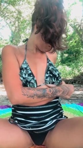 Showing off my pussy in Angra dos Reis - Brazil - common social beach.