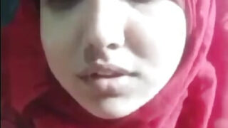 남자가 인도 십대 창녀의 엉덩이를 엿먹으며 끈적끈적한 크림파이를 해준다