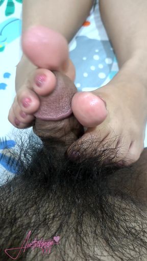 Acoletteyyy Did Not Stop Rubbing Her Cute Rounded Asian Toepads on His Cock Head After Cumming