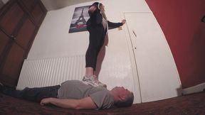Dancing Sophie 407 Sneakers On His Body FLOOR CAM (4K)