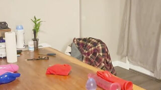 Keseronokan webcam buatan sendiri: Amatur Jerman dengan zakar besar berdebar-debar tanpa kondom